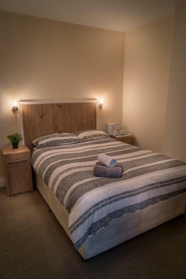Acton Hill Hotel Ealing Dış mekan fotoğraf