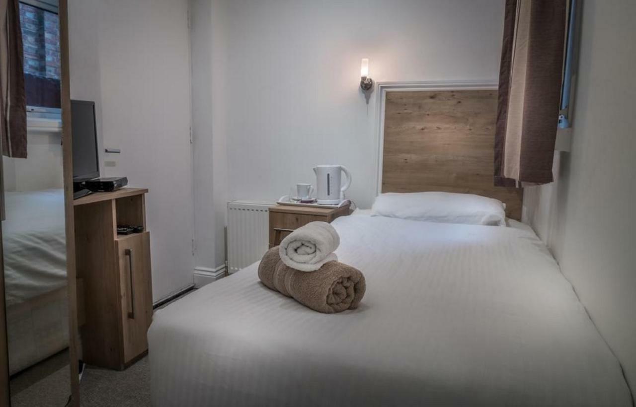 Acton Hill Hotel Ealing Dış mekan fotoğraf